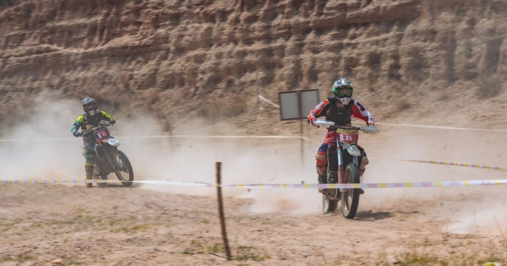 2 Stroke vs 4 Stroke Dirt Bike Which is Better