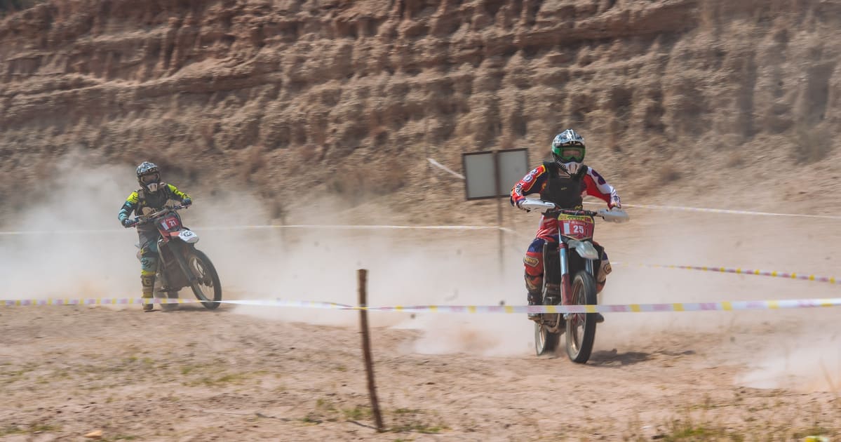 2 Stroke vs 4 Stroke Dirt Bike Which is Better